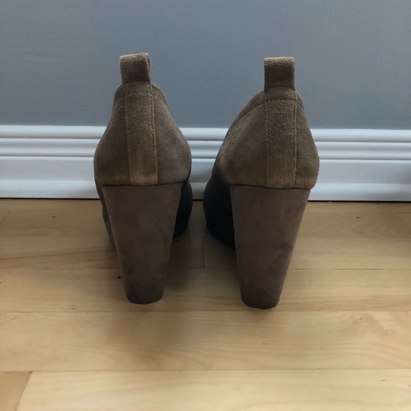 Tan suede wedges - Picture 3 of 3
